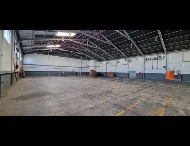 2,549M² WAREHOUSE TO LET IN AIRPORT INDUSTRIA